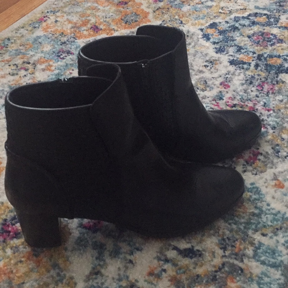 Jack Rogers black leather heeled boots